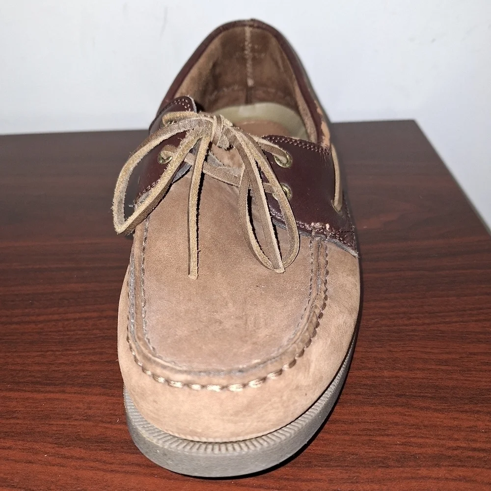 A pair of Bass Hampton Core 2 leather boat shoes. Pre-owned but in great shape.